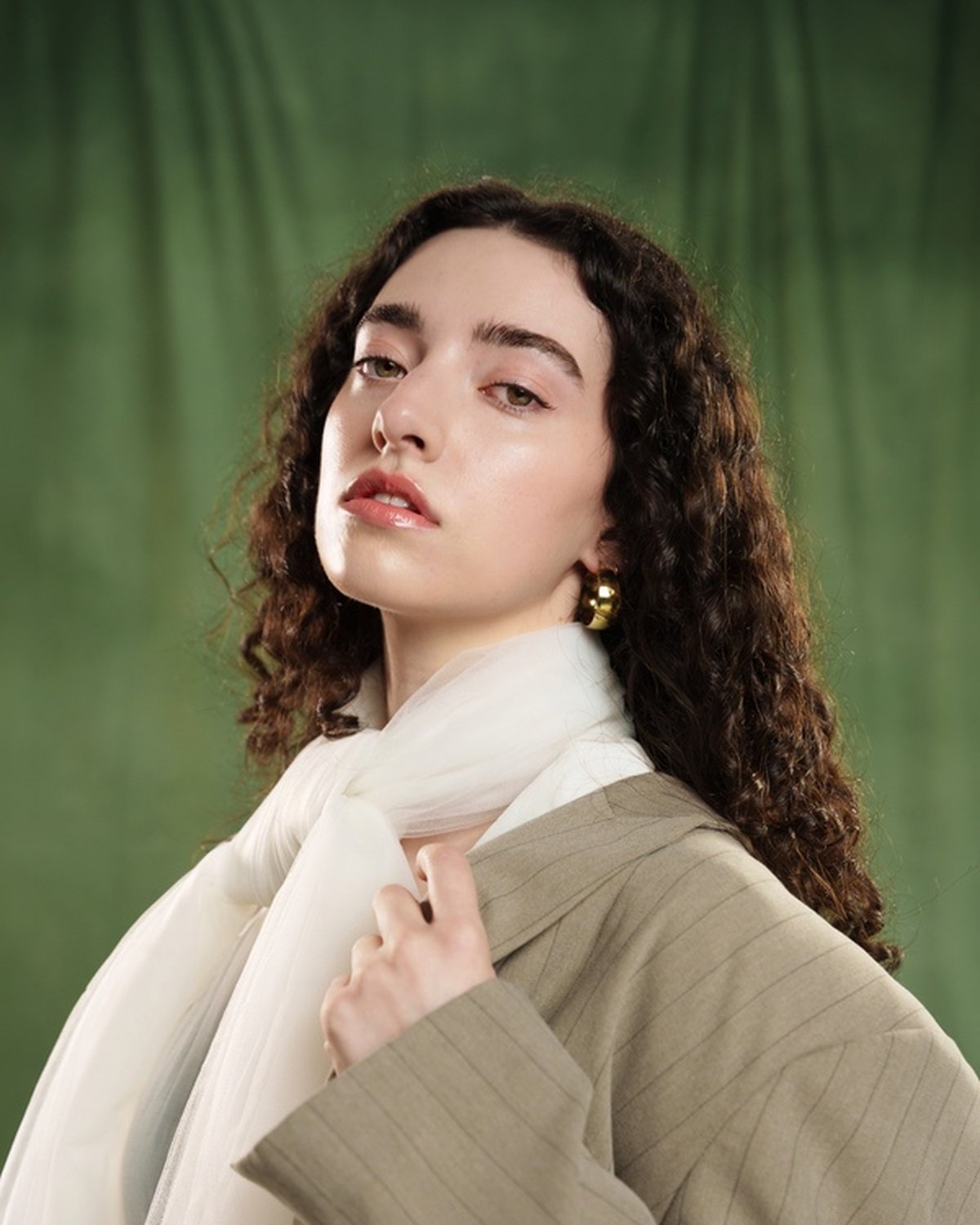 Look one: the cravat and the blazer collar, closer